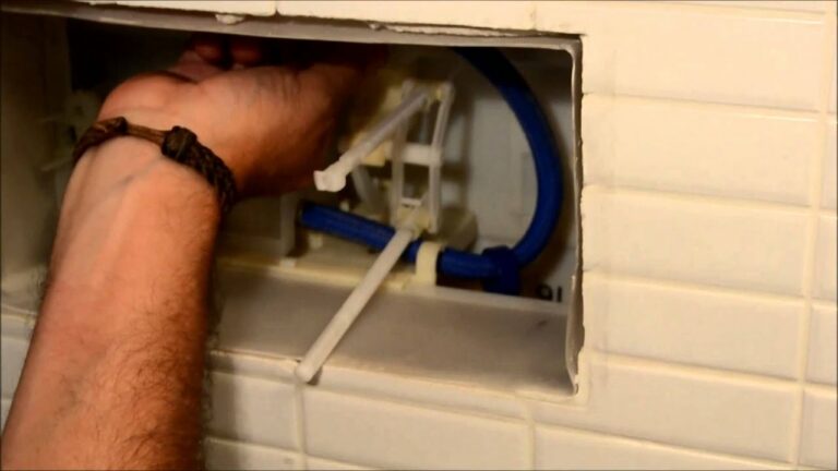 Formas de desinfectar una cisterna empotrada de baño